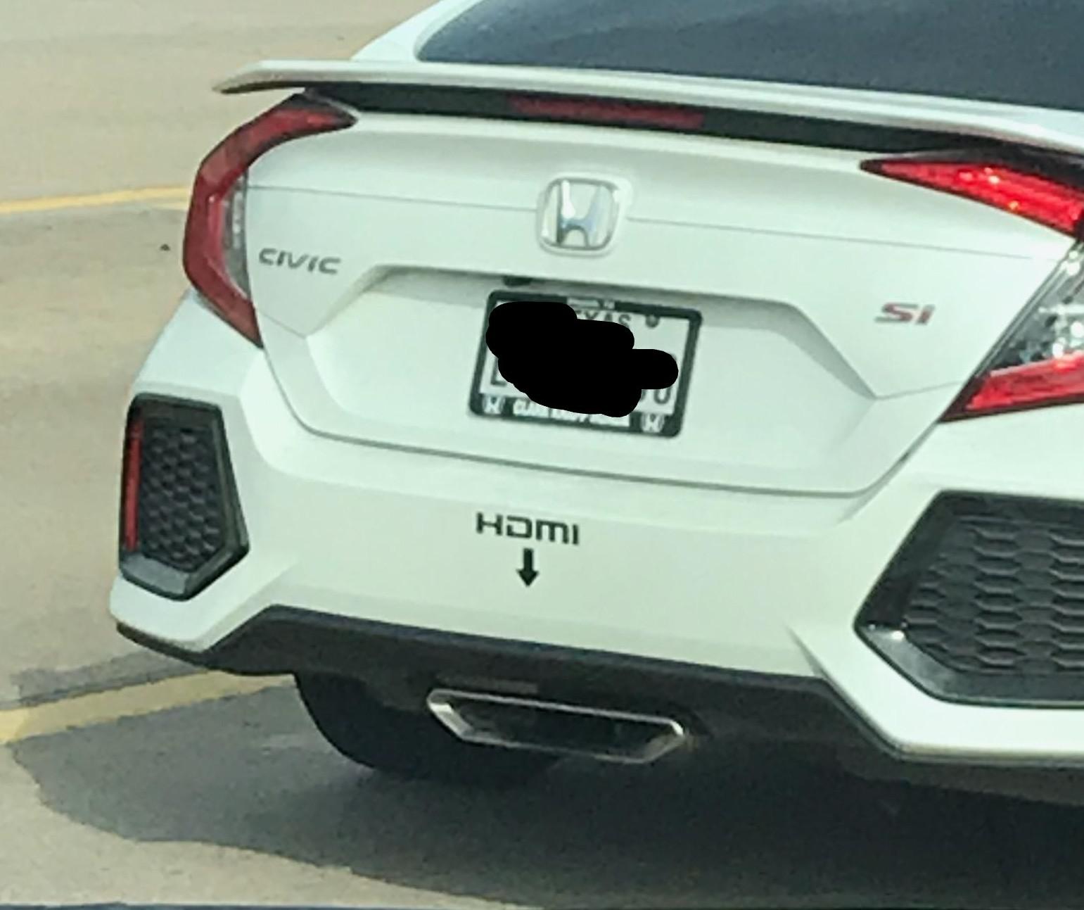 Viral Honda Civic Si Looks Geeky with an HDMI Exhaust and No Headphone
