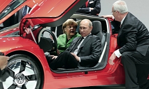 Vladimir Putin Digs VW’s XL1 Concept
