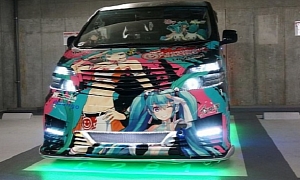 Vocaloid Toyota Alphard Tribute Is Crazy