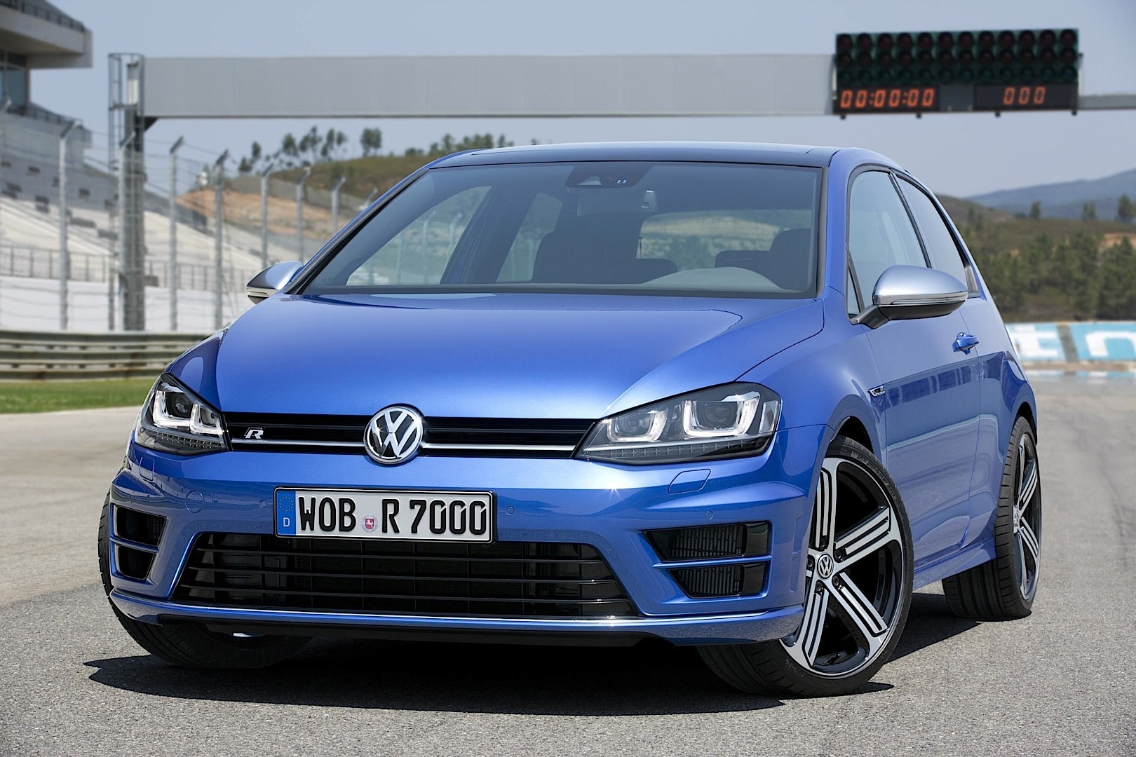 Volkswagen Drops More Photos of New Golf R. US Arrival ...