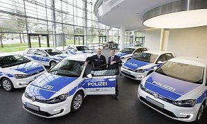 Volkswagen Gives Seven e-Golf Models to Lower Saxony Police