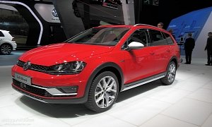 Volkswagen Golf Alltrack Unveiled: German Compact Goes Offroad in Paris <span>· Live Photos</span>