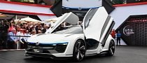 Volkswagen Golf GTE Sport Concept Makes American Debut at LA Auto Show