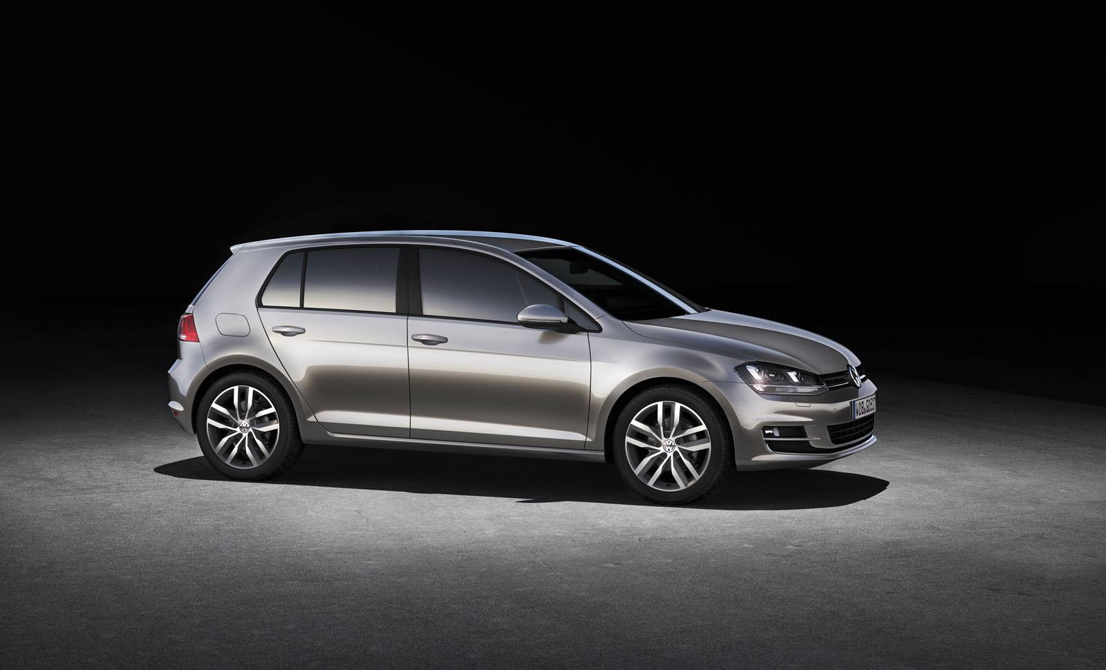 https://s1.cdn.autoevolution.com/images/news/volkswagen-golf-vii-official-specs-and-images-released-photo-gallery-49074_1.jpg