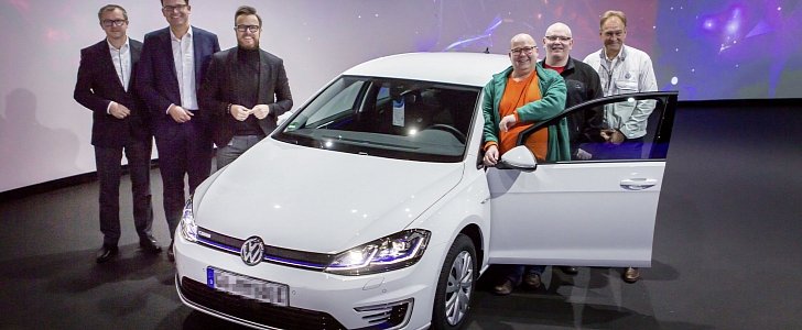 Volkswagen Has Sold 100,000 e-Golf Electric Hatchbacks