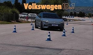 Volkswagen ID.7 Sedan Takes Moose Test, ESC Intervenes Like Crazy