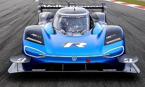 Volkswagen ID.R Goes After Nick Heidfeld’s Record at Goodwood