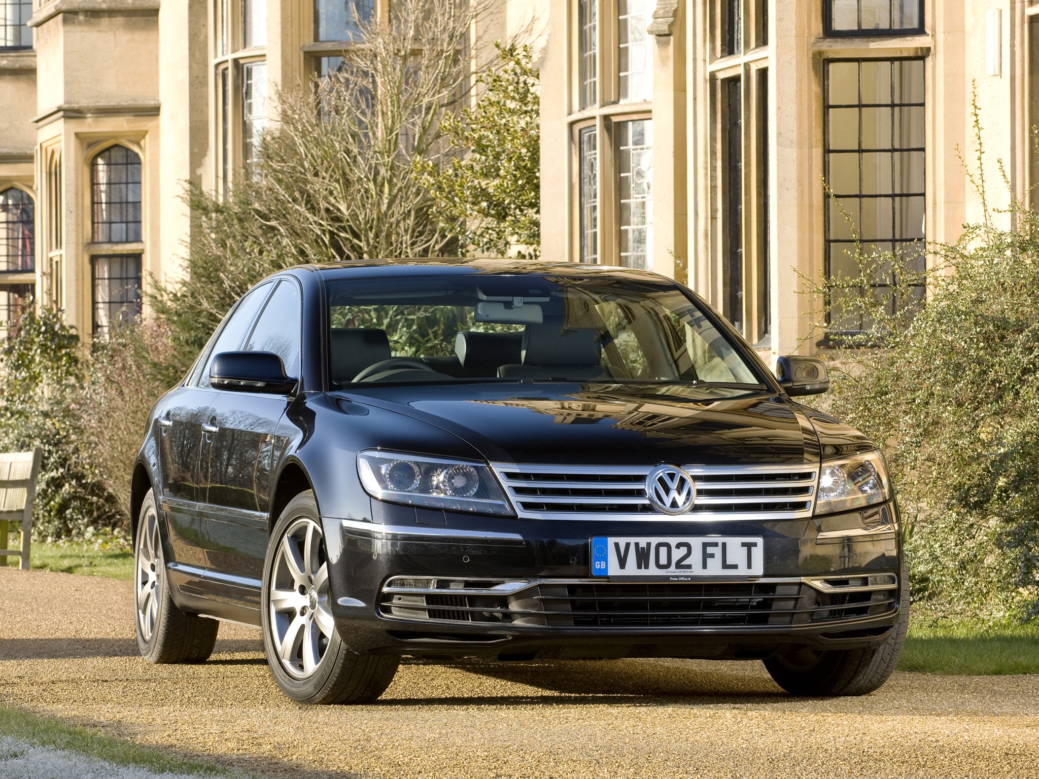 Volkswagen Phaeton Discontinued in the UK Due to Slow Sales