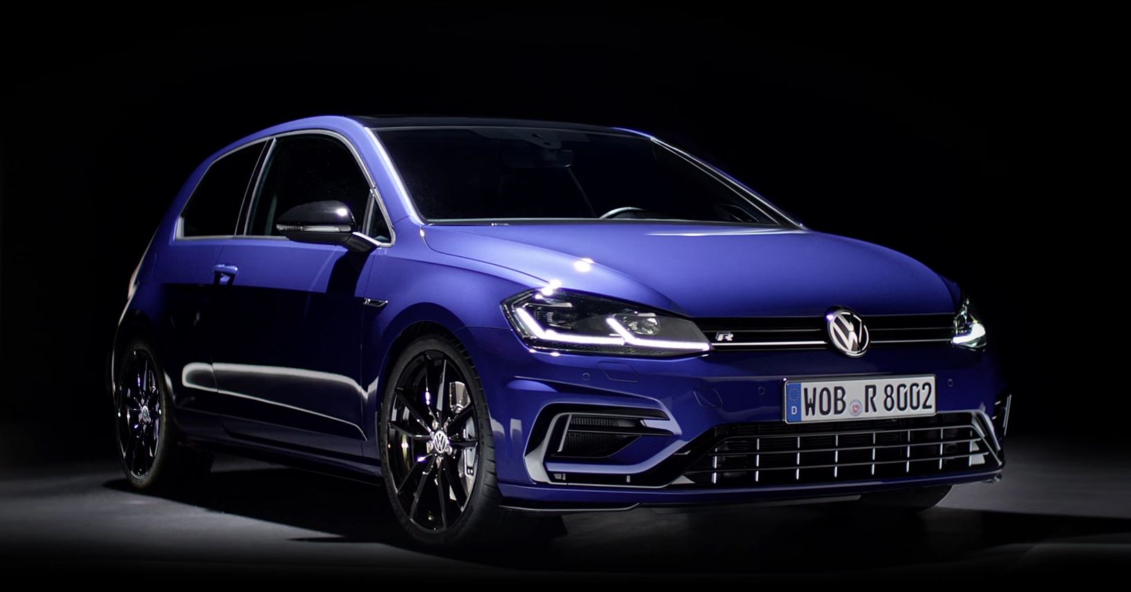 Volkswagen Shows 2017 Golf R Performance With Akrapovic Titanium