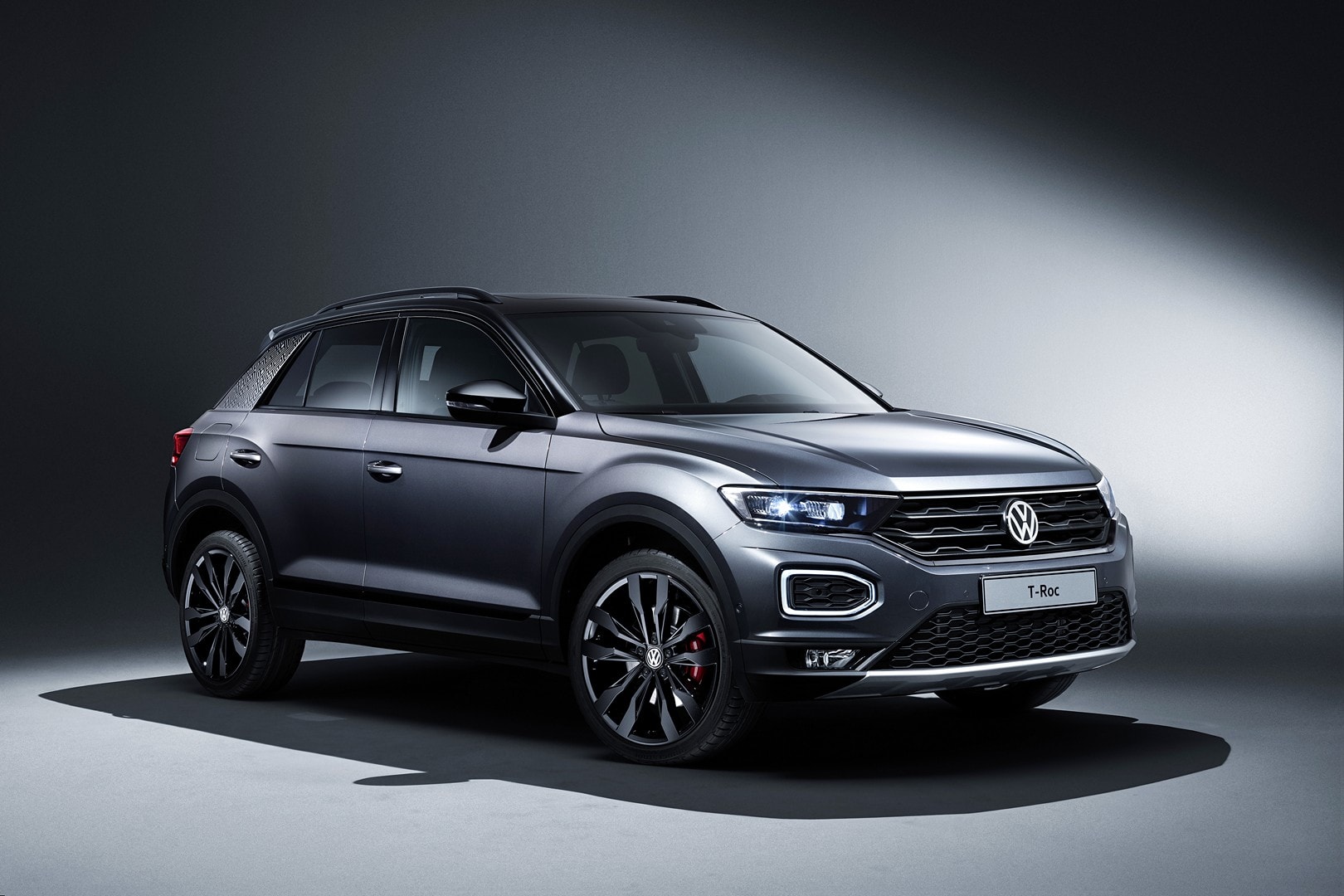 Volkswagen T-Roc Gets New 190 HP 2.0-liter TDI and Black Style