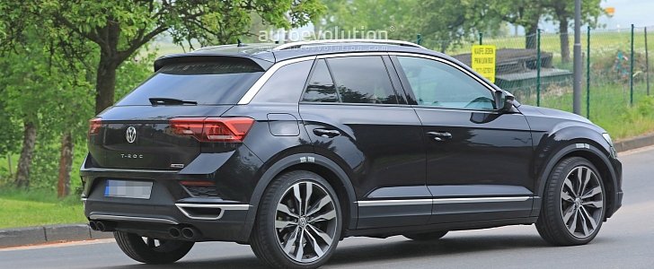 Volkswagen T-Roc R Continues Testing With Sporty Exhaust and Big Wheels