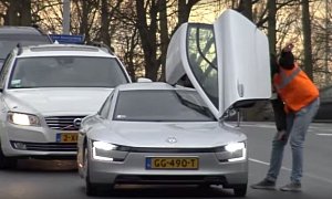 Volkswagen XL1 at Car Meet Somehow Makes Sense
