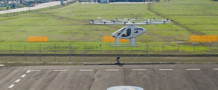 The Volocopter 2X approaches the vertiport at Rome’s Fiumicino Airport