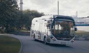 Volvo Fully Reveals 7900 Plug-In Hybrid Bus
