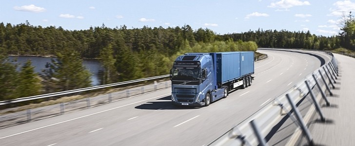 Volvo shows off first-ever fuel cell electric truck
