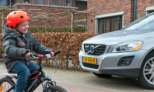 Volvo Supports Use of Bicycle Helmets in Netherlands