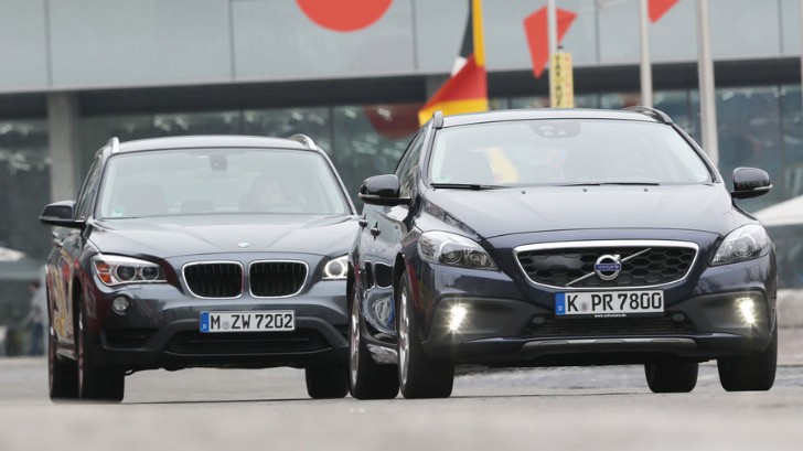 BMW X1 vs Volvo V40 XC