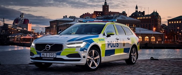 Volvo V90 Is the Latest Police Car in Sweden, Undergoes Slalom Testing