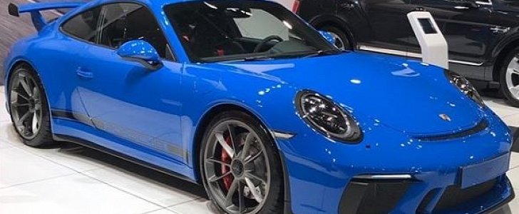 Voodoo Blue 2018 Porsche 911 GT3