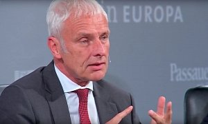 VW CEO Destroys Tesla in Under One Minute During Panel Discussion