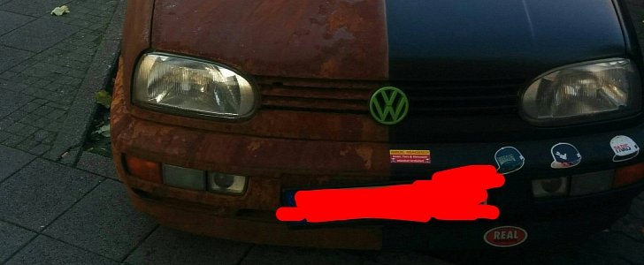 VW Golf with Rusty Finish Looks like Two-Face