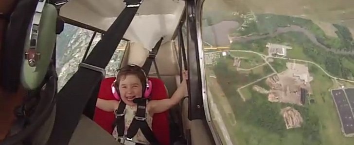Watch a 4-Year-Old Girl Reaction to Her Father Flipping the Plane Upside Down