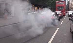Watch a Douchebag Skyline GT-R Driver Pull a Smokey Burnout in London Traffic
