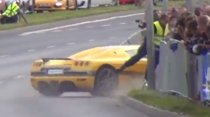 Koenigsegg CCR crashes into spectators