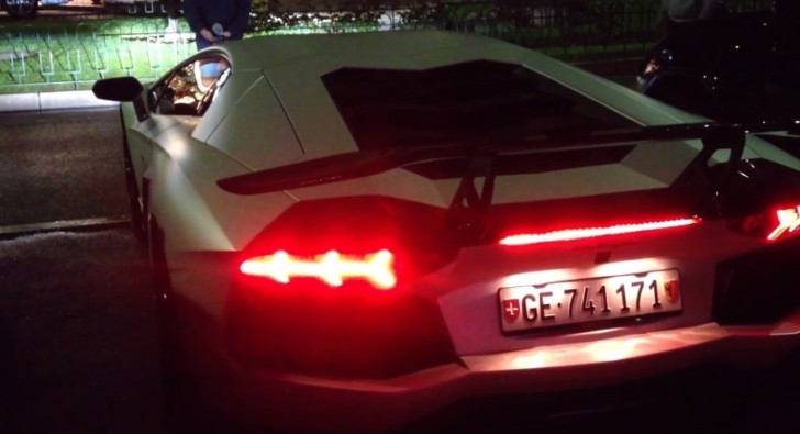 Lamborghini Aventador Parking