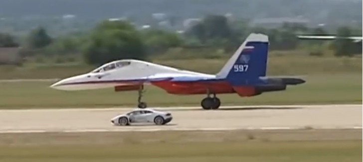 Lamborghini Huracan Races Su-27 Flanker Jet Fighter