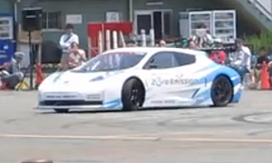 Watch a Nissan Leaf Race Car Do Electric Donuts
