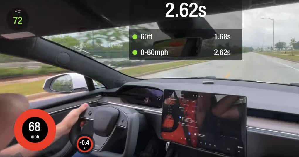 verliezen van mening zijn Toegangsprijs Watch a Tesla Model S Plaid Hit 60 MPH in 2.6 Seconds Despite Rainy  Conditions - autoevolution