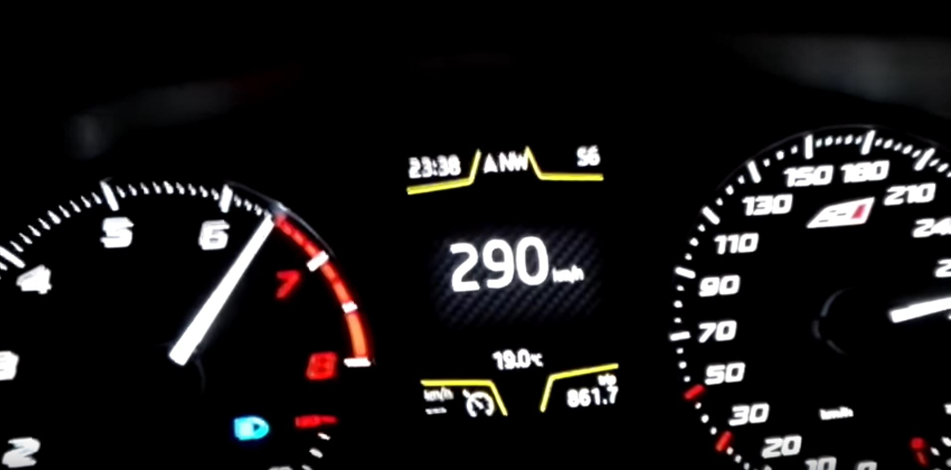 SEAT Leon Cupra With 513 HP Maxes Out Speedo In Autobahn Top-Speed Run