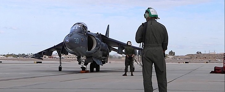 AV-8B Harrier 