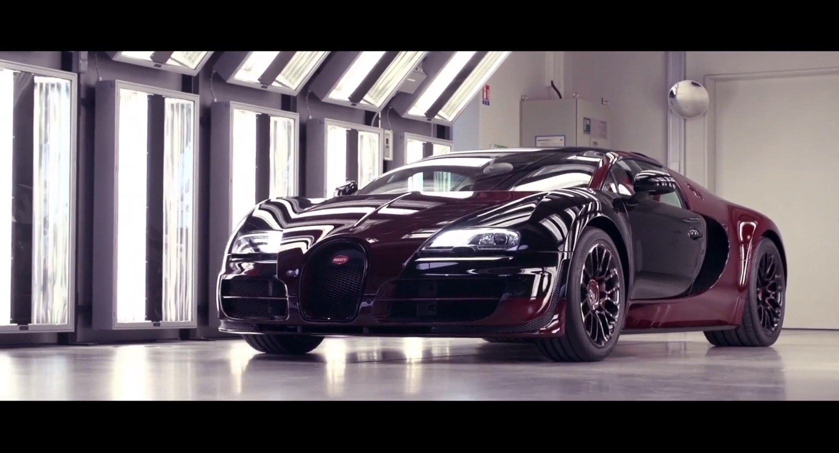 Bugatti lance la production en série de l'hypersportive