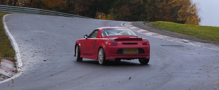 Toyota MR2 slipping on the Nurburgring