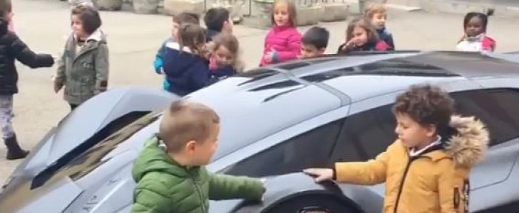 Children Cuddle with the Lamborghini Terzo Millennio