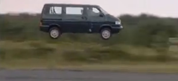 Volkswagen Caravelle big jump