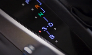 Watch How the 2014 Toyota Corolla S and B Gear Shift Positions Work