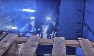 Watch Movie-like Heist Where Thieves Jump on a Truck at 50 MPH (80 KPH)