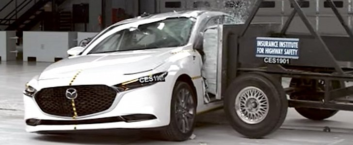 IIHS crash tests the new Mazda3