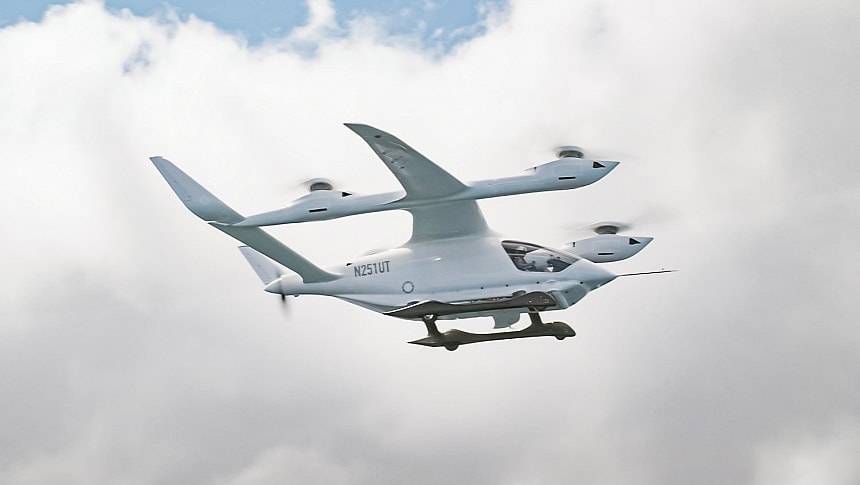 The Alia-250 eVTOL has succesfully completed its first manned transition flight