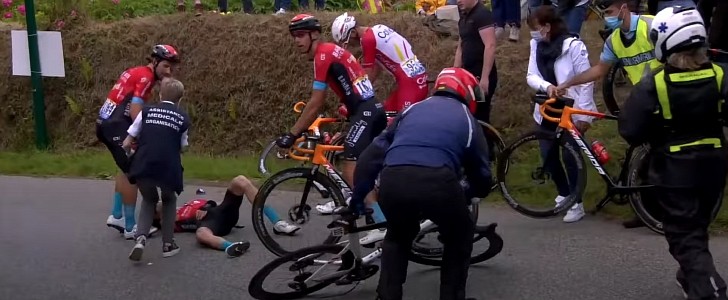 Stage 3 crashes in the Tour de France
