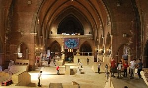 Watch the Dutch Skateboarding inside a Church: Skatehal Arnhem