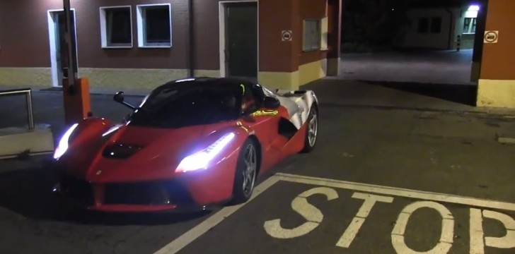 Ferrari LaFerrari night testing