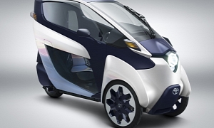 Watch the Toyota i-Road Having Some City Fun in Its First Promo