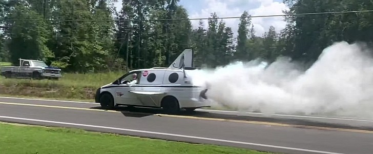Ginger Billy is back with another crazy idea: he turned his Honda Odyssey into a Redneck Space Shuttle