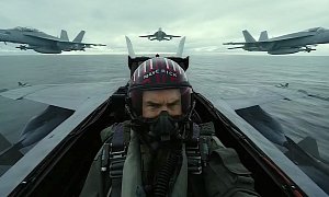 Watch Tom Cruise Pilot Fighter Jets in Spectacular Top Gun Maverick Trailer