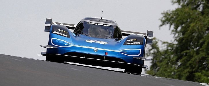Volkswagen ID.R breaks Nurburgring record for electric cars