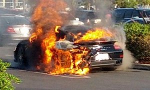 Watching this Porsche 911 Turbo S Catching Fire Makes Our Eyes Hurt